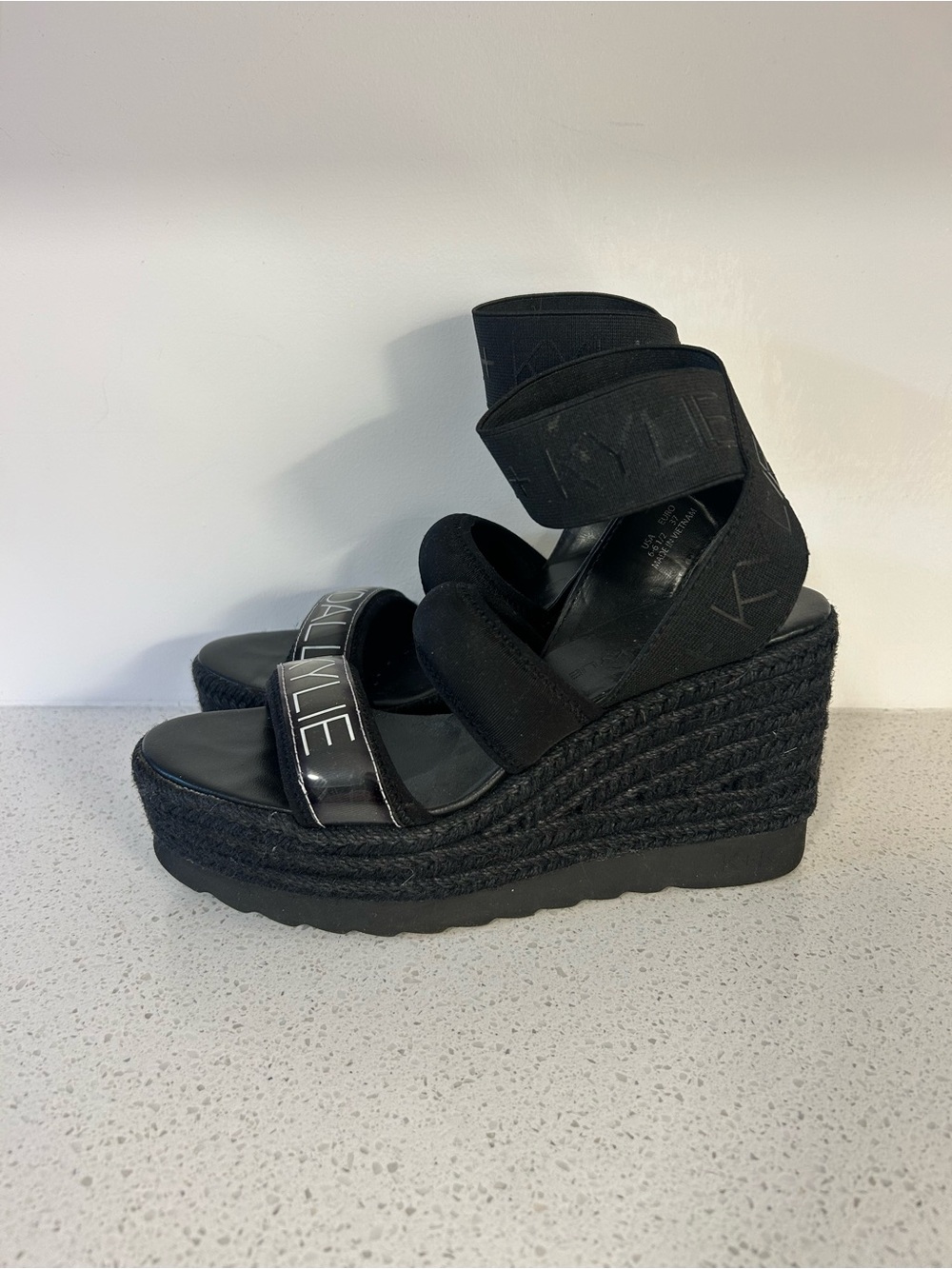 Beautiful Kendall & Kylie Black Platform Wedge Sandals❤️6-6.5